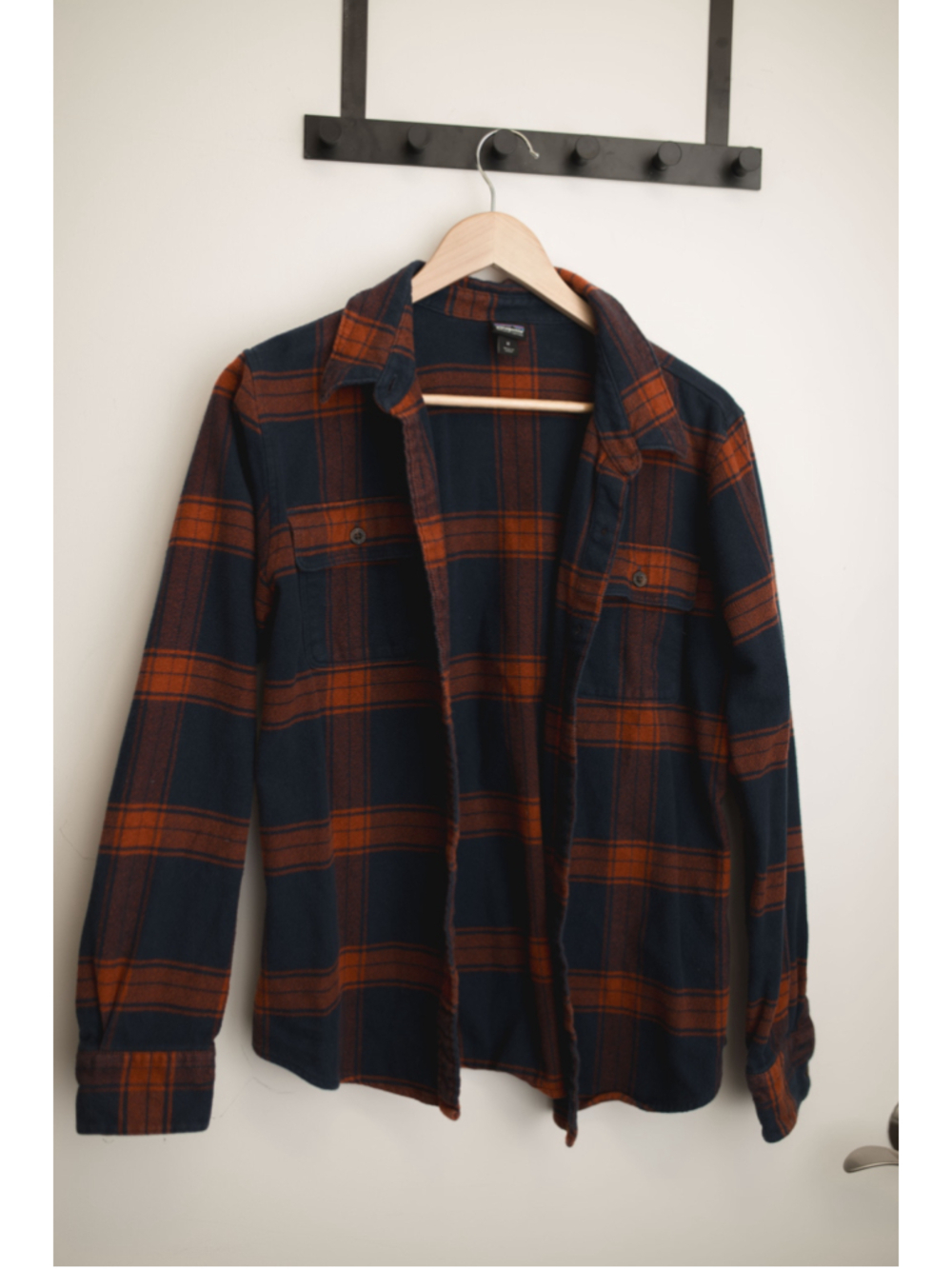 Patagonia Burlwood Navy W's Long-Sleeved Fjord Flannel Shirt Medium - Picture 1 of 4